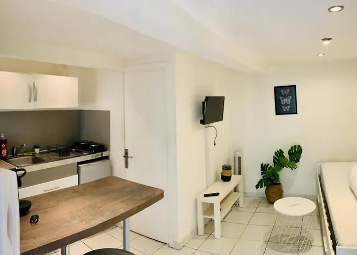Charming Studio For 2 People In Marseille By Weekome